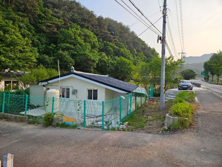 한전리   주택   7,000만원 ,    대지 50평,   건평 25평,   난방 가스 ,   방 3개 ,  